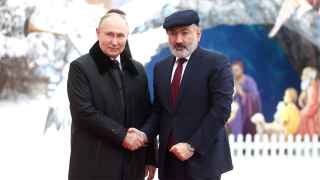 Владимир Путин с премьер-министром Армении Николом Пашиняном